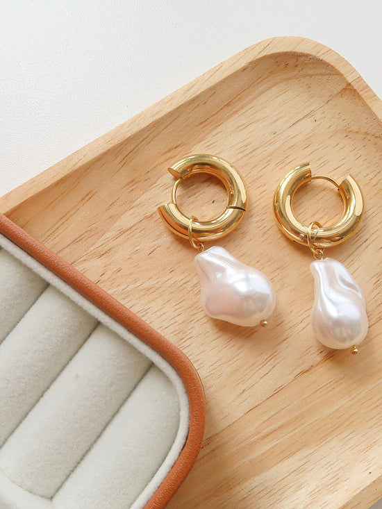 Oceana Gold Statement Large Pearl Earring